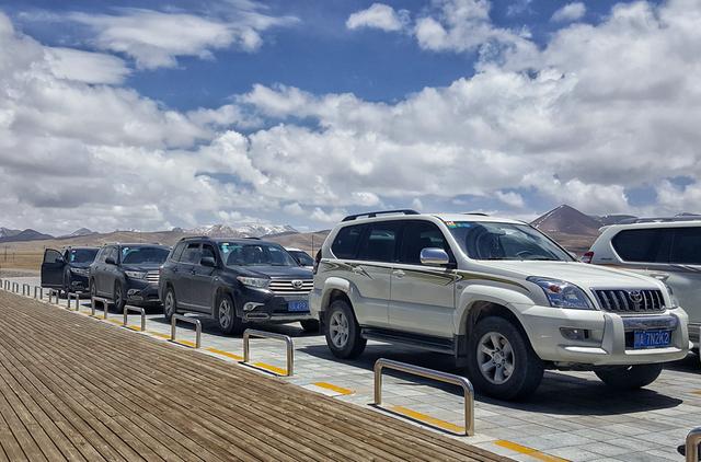 昆明旅游租车 昆明旅游租车